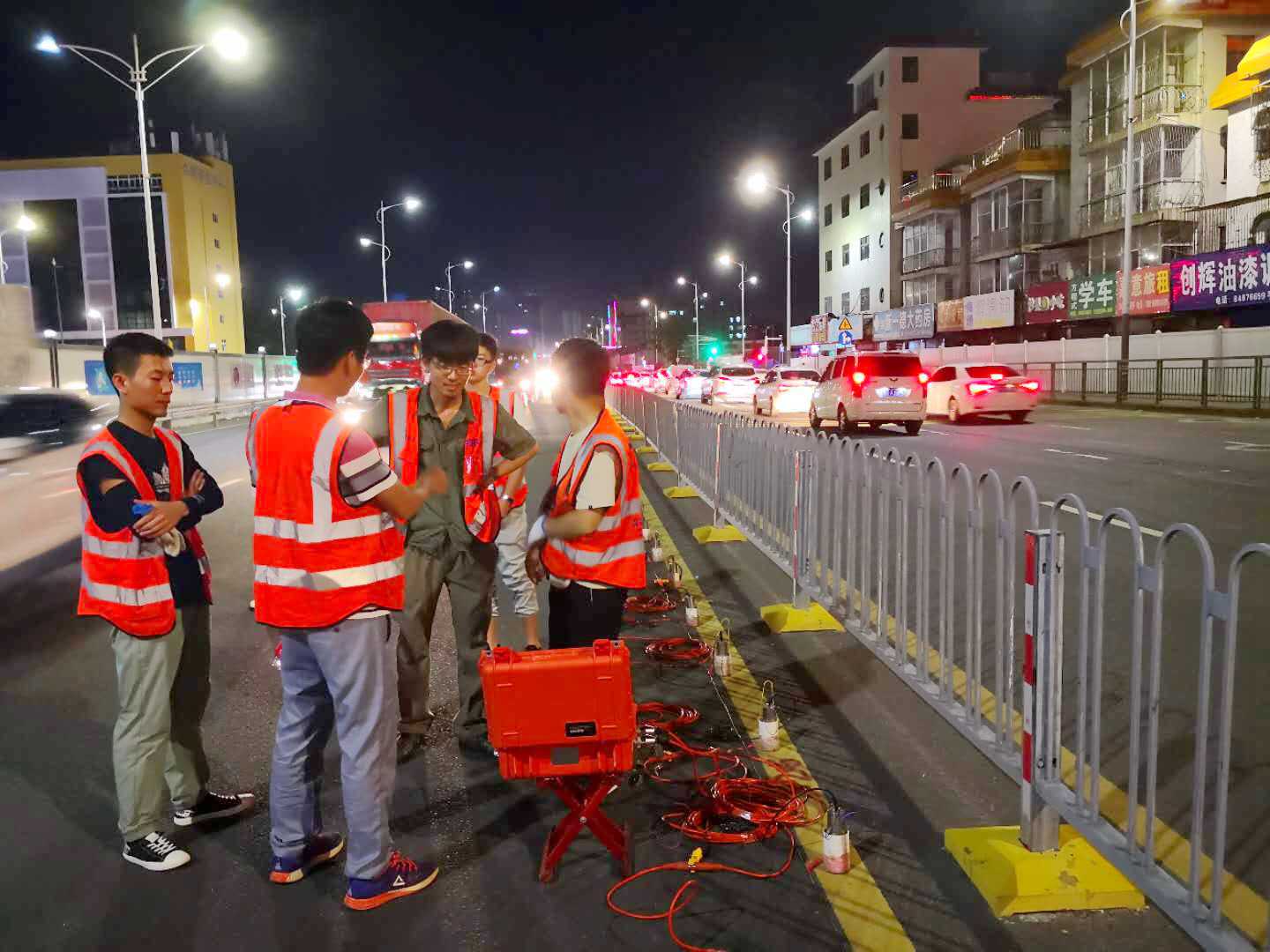 深圳市軌道交通四期共建管廊工程16號(hào)線共建管廊工程巖溶專(zhuān)項(xiàng)勘察微動(dòng)探測(cè)